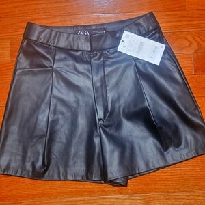 ZARA Faux Leather Shorts. Sz Small. Black.